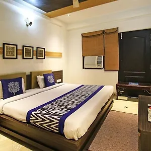 3* Hotel Hotel Panna Paradise-Just 30M Away From Captain Shubham Gupta Metro Station And 600M Away From Tajmahal