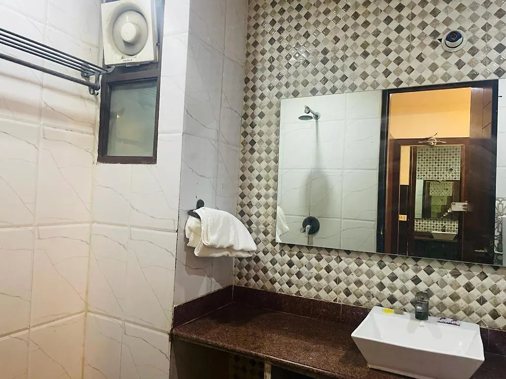 אגרה Hotel Areeba By The Golden Taj Group & Hotels הודו