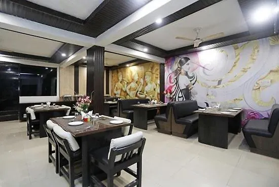 אגרה Hotel Areeba By The Golden Taj Group & Hotels 3*,