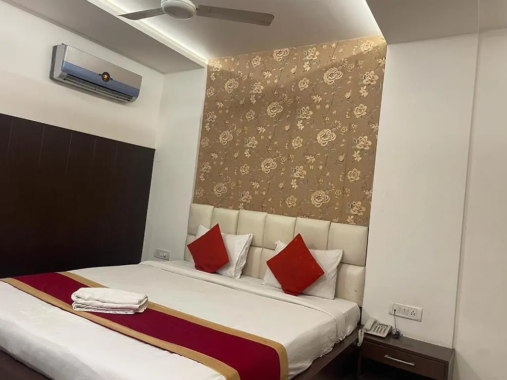 Hotel Areeba By The Golden Taj Group & Hotels Agra  3*, Agra (Uttar Pradesh)