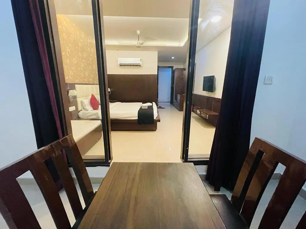 Hotel Areeba By The Golden Taj Group & Hotels Agra  3*, Agra (Uttar Pradesh) India